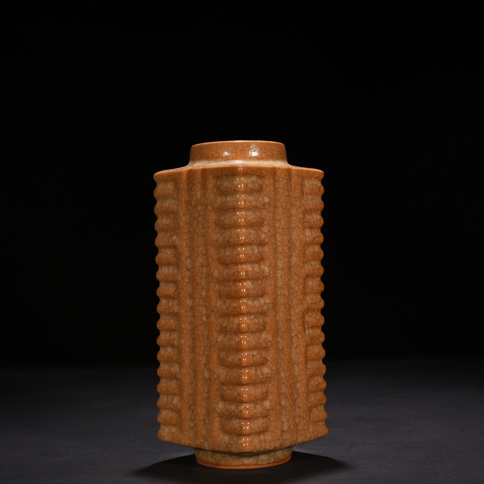 Song Dynasty official kiln beige glaze ice cracked Cong style vase