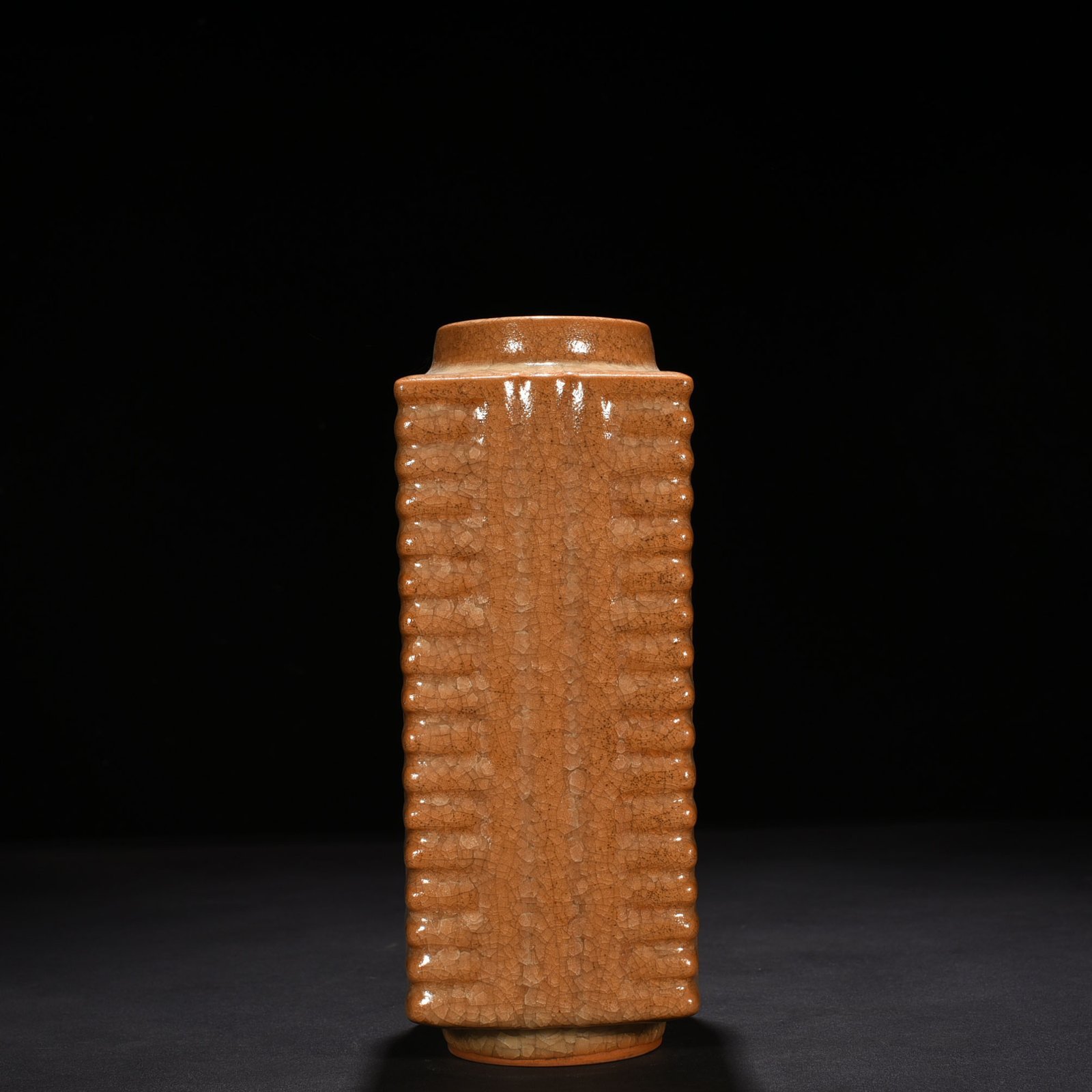 Song Dynasty official kiln beige glaze ice cracked Cong style vase