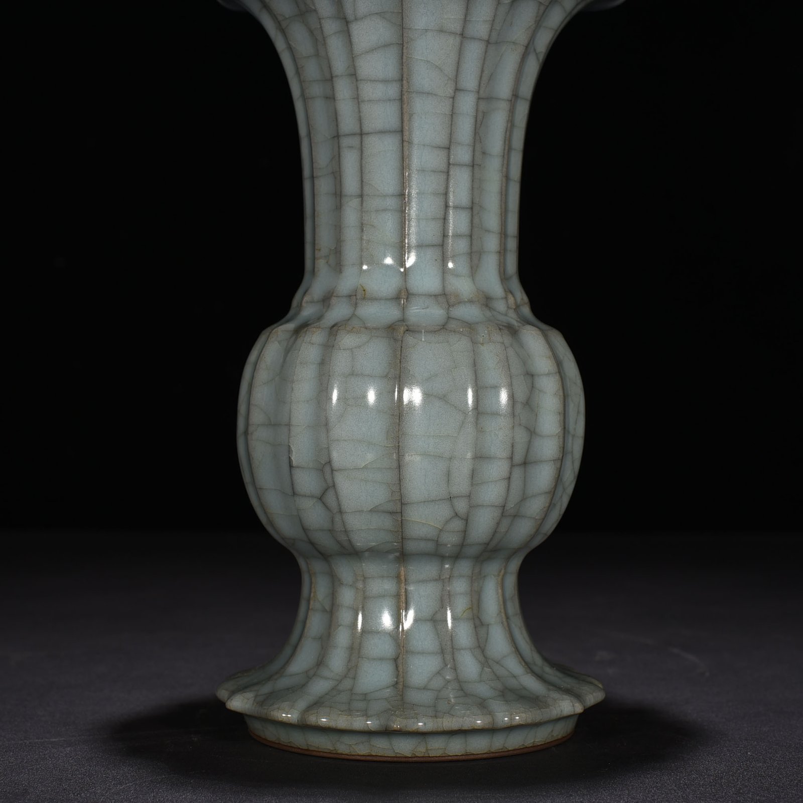 Song Dynasty Guanyao flower goblet