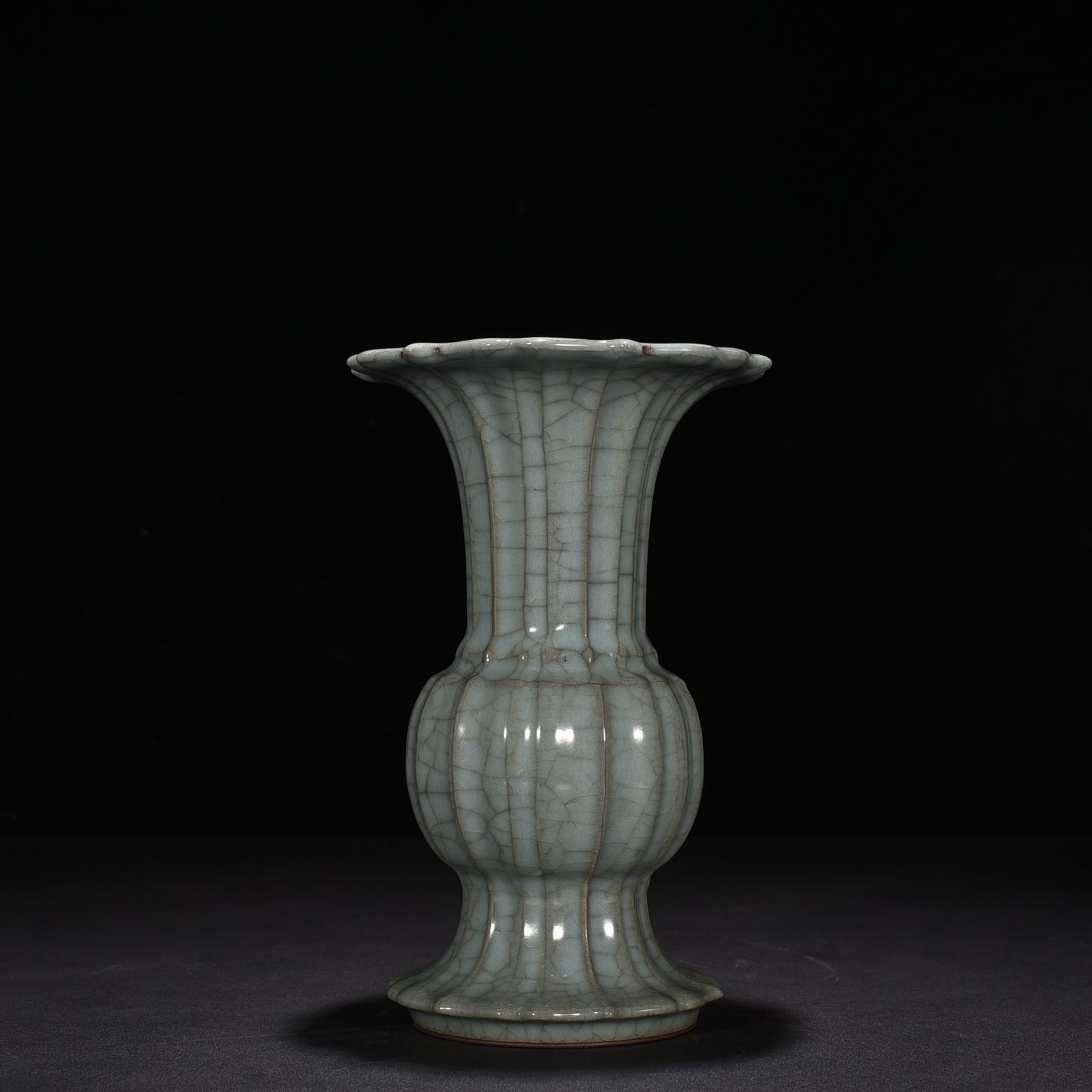 Song Dynasty Guanyao flower goblet
