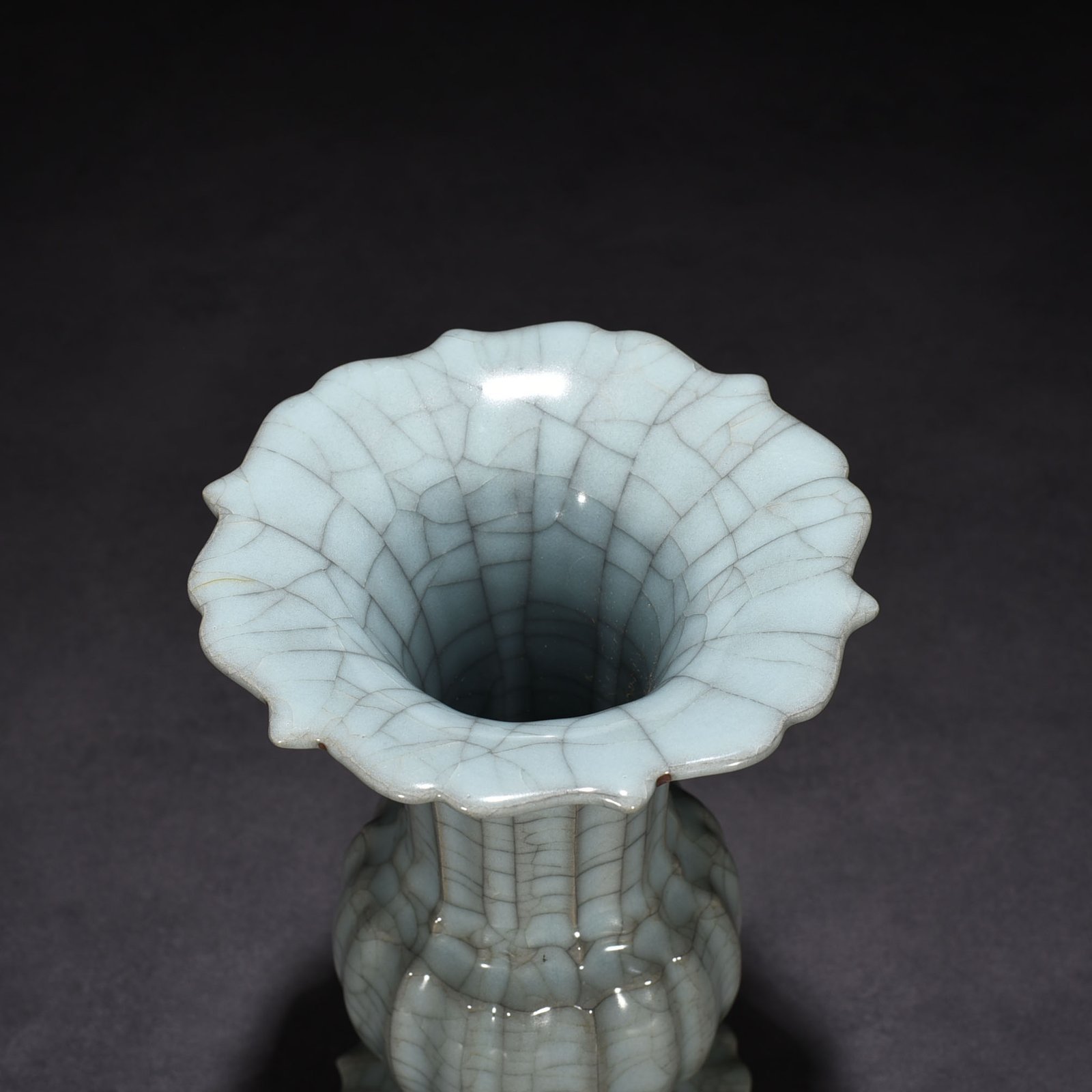 Song Dynasty Guanyao flower goblet