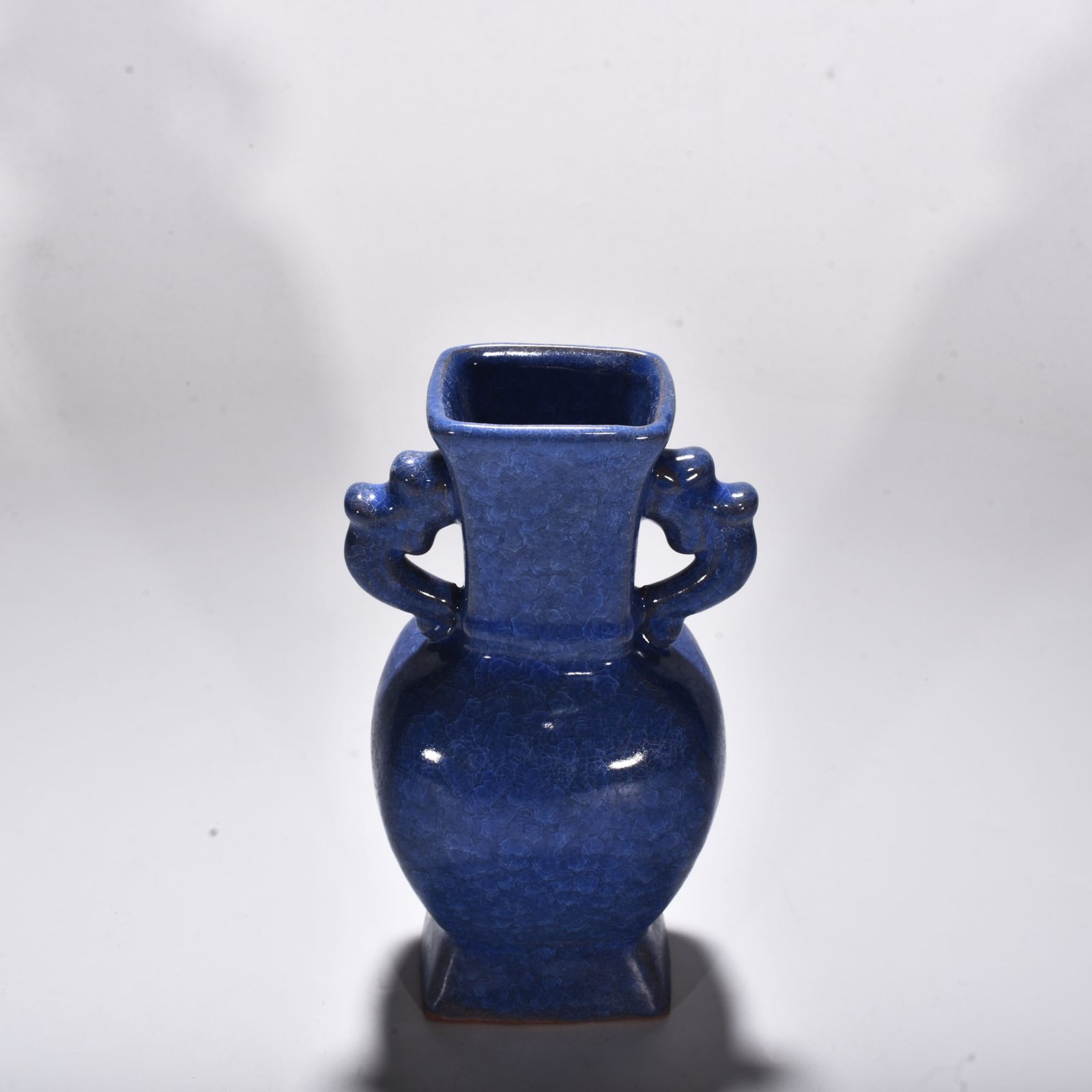 Song Dynasty official kiln blue glaze ice cracked amphora