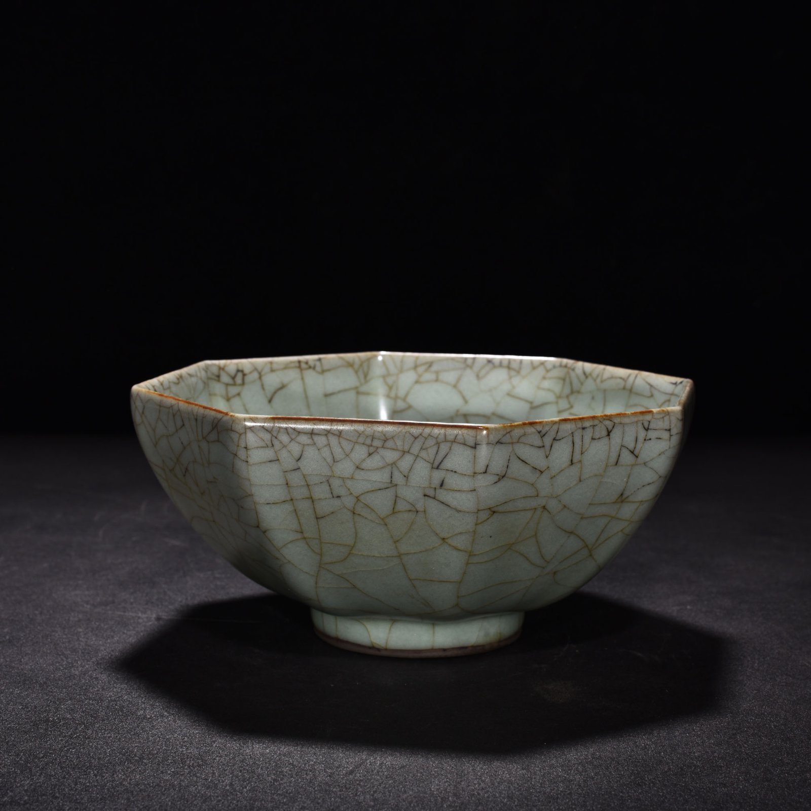 Song Dynasty Guan Kiln Celadon Bafang bowl
