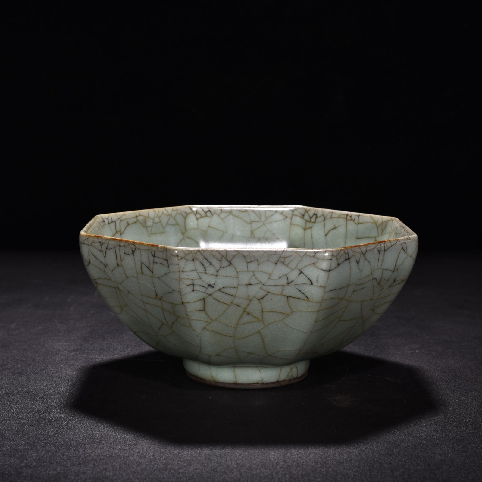 Song Dynasty Guan Kiln Celadon Bafang bowl