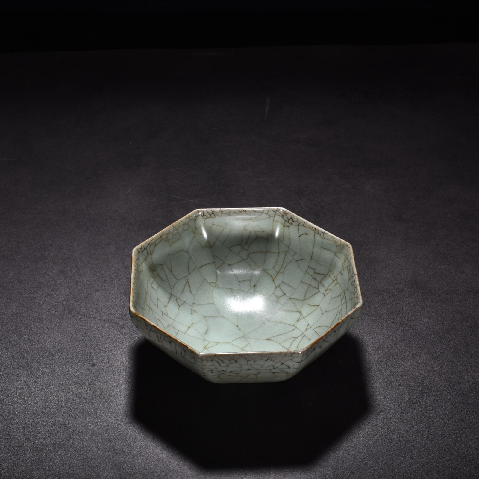 Song Dynasty Guan Kiln Celadon Bafang bowl