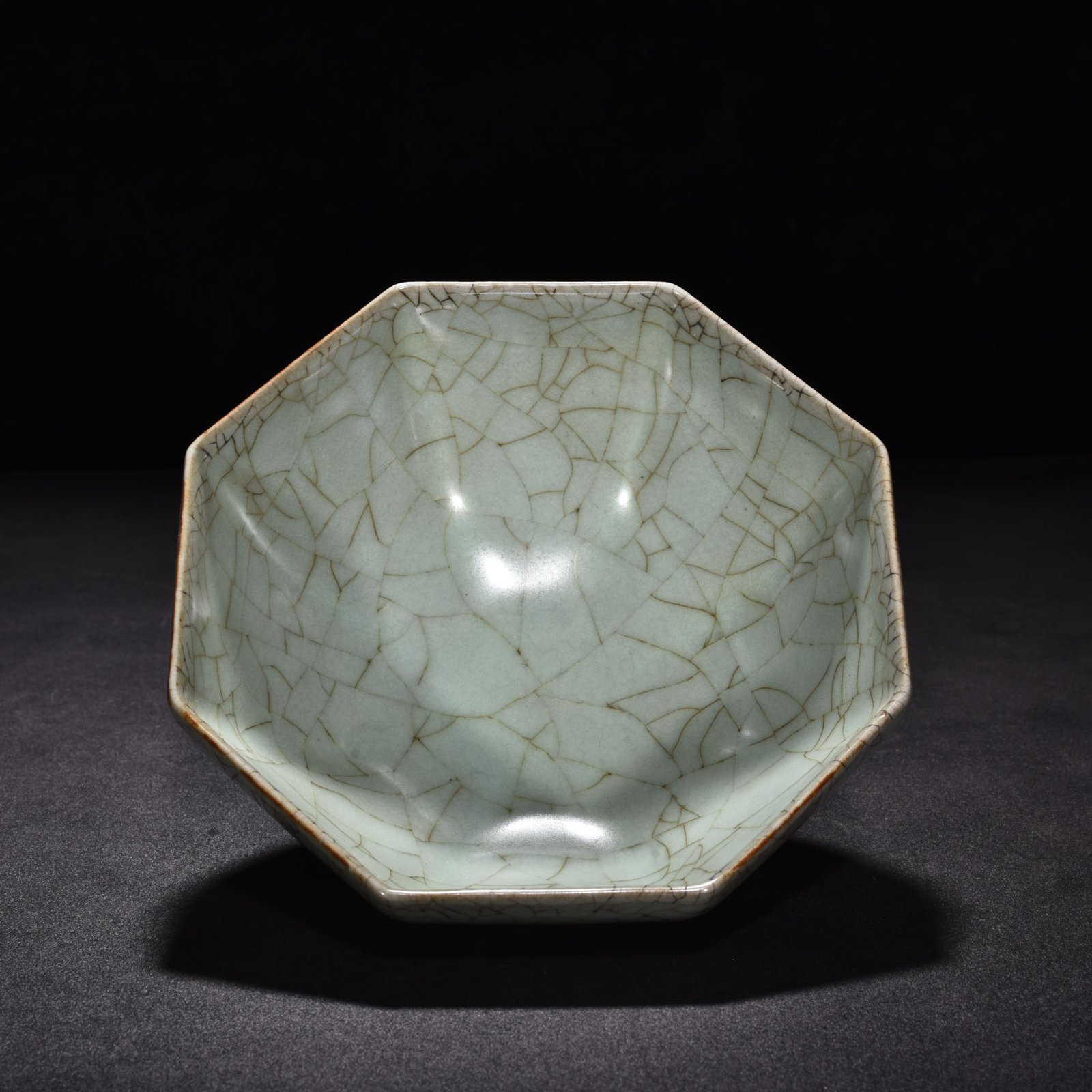 Song Dynasty Guan Kiln Celadon Bafang bowl