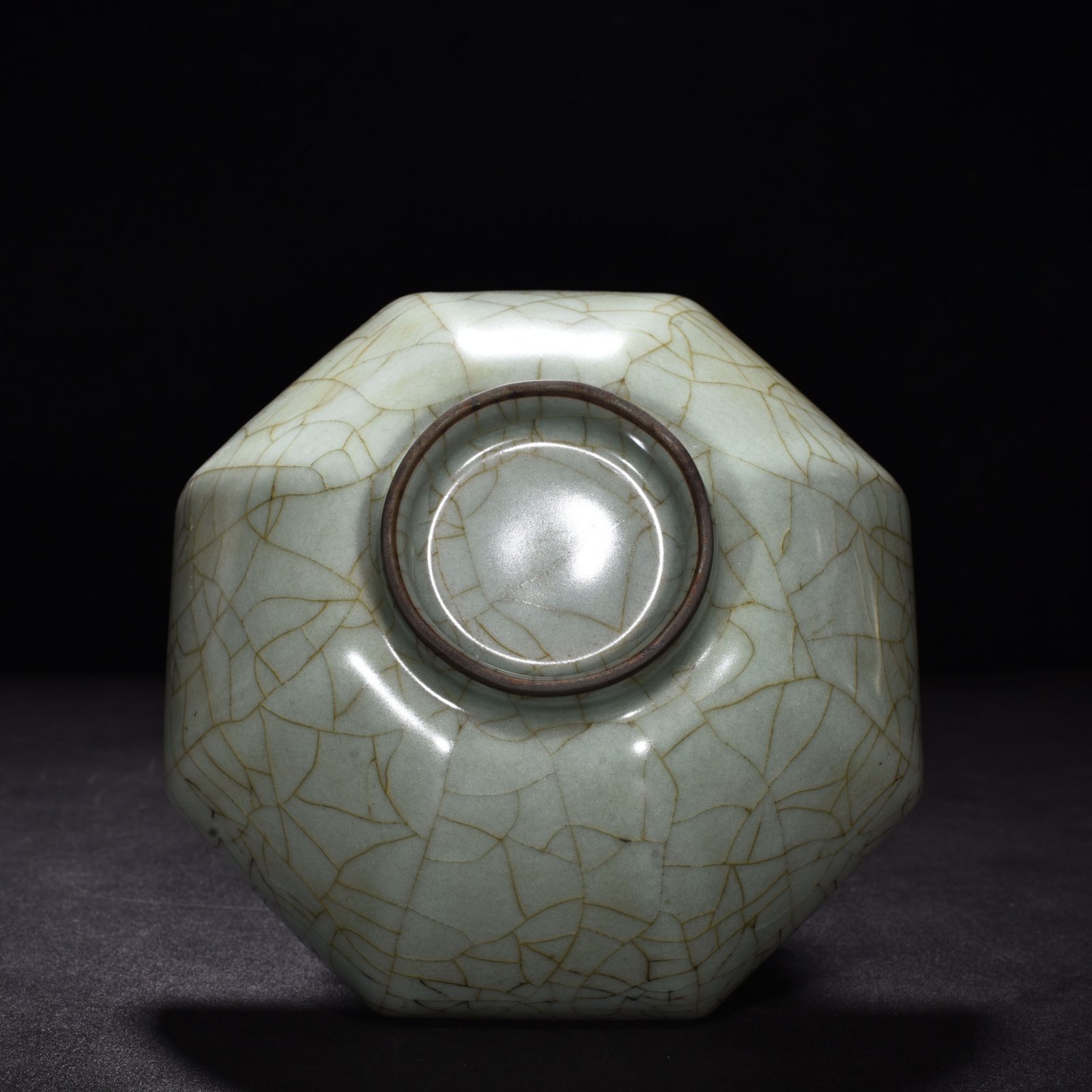 Song Dynasty Guan Kiln Celadon Bafang bowl