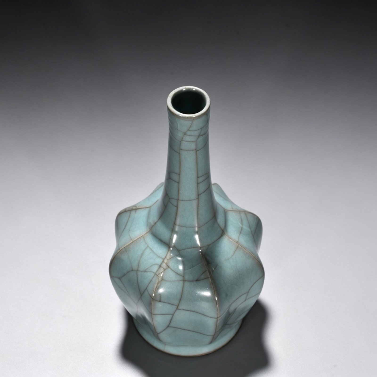 Song Dynasty official kiln celadon scraped edge vase