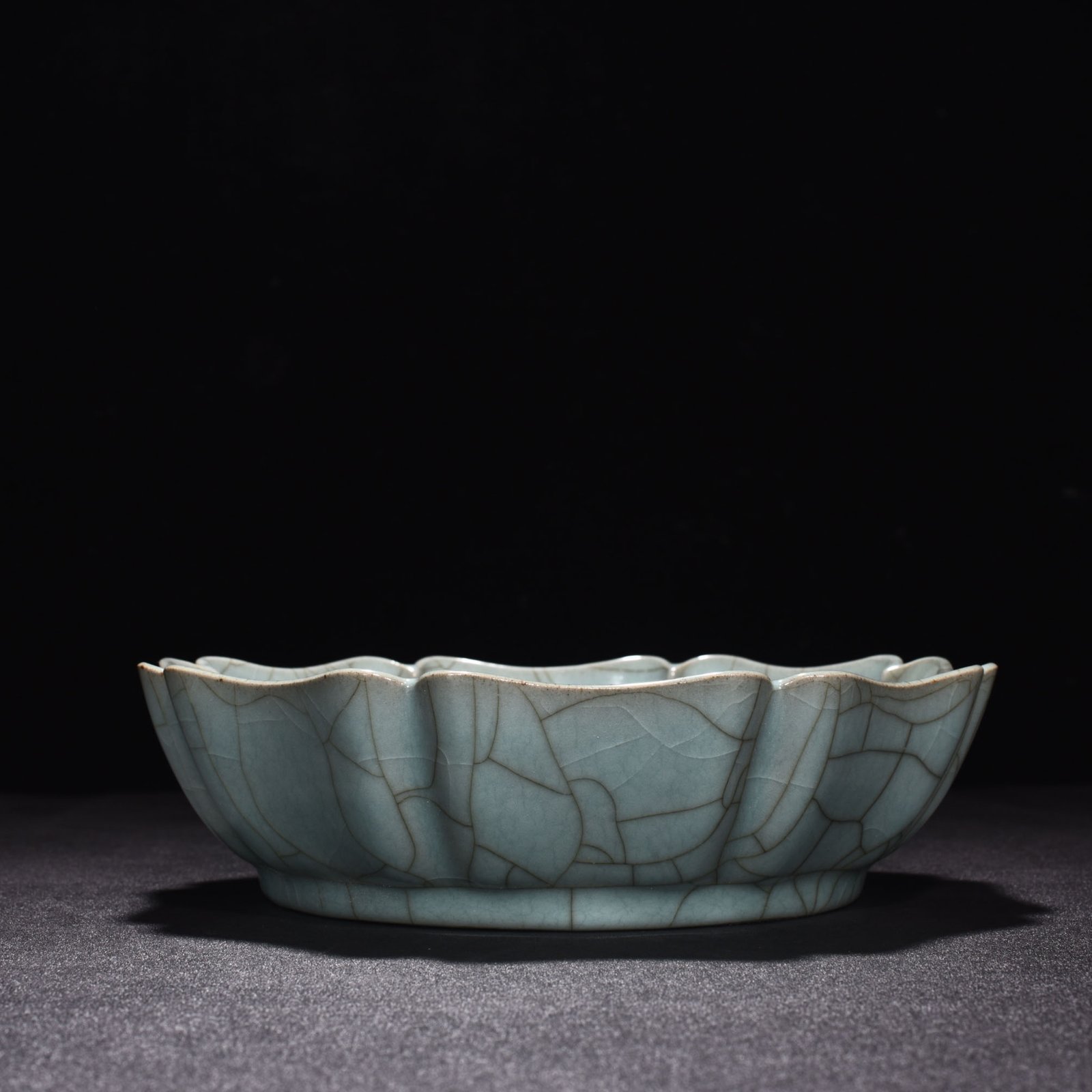 Song Dynasty official kiln celadon scraping plate