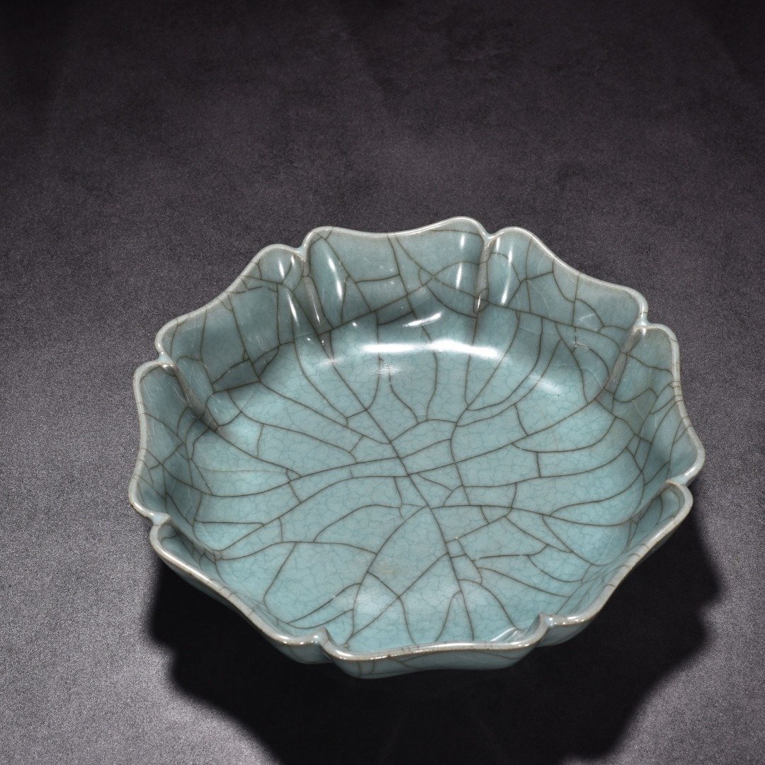 Song Dynasty official kiln celadon scraping plate