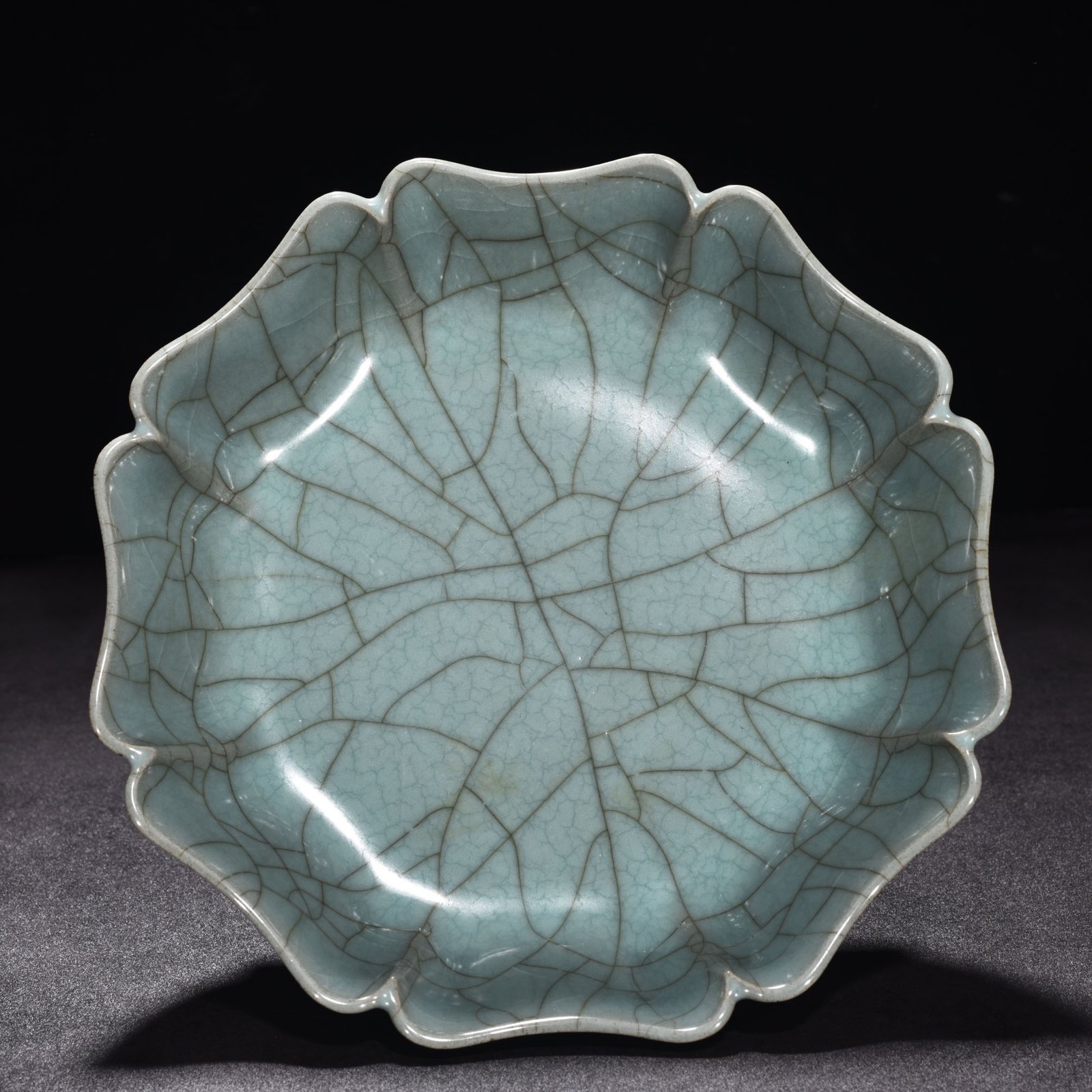 Song Dynasty official kiln celadon scraping plate