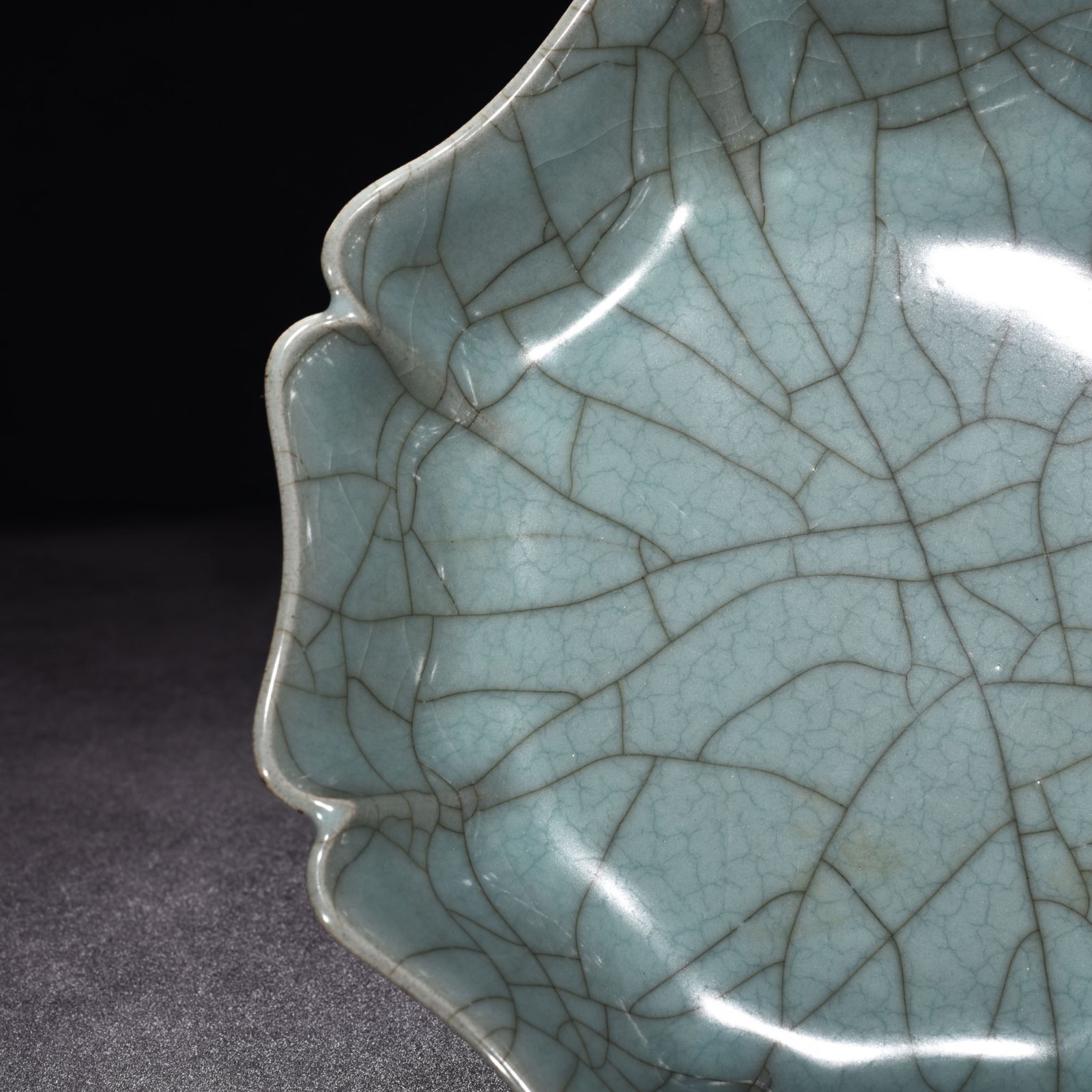 Song Dynasty official kiln celadon scraping plate