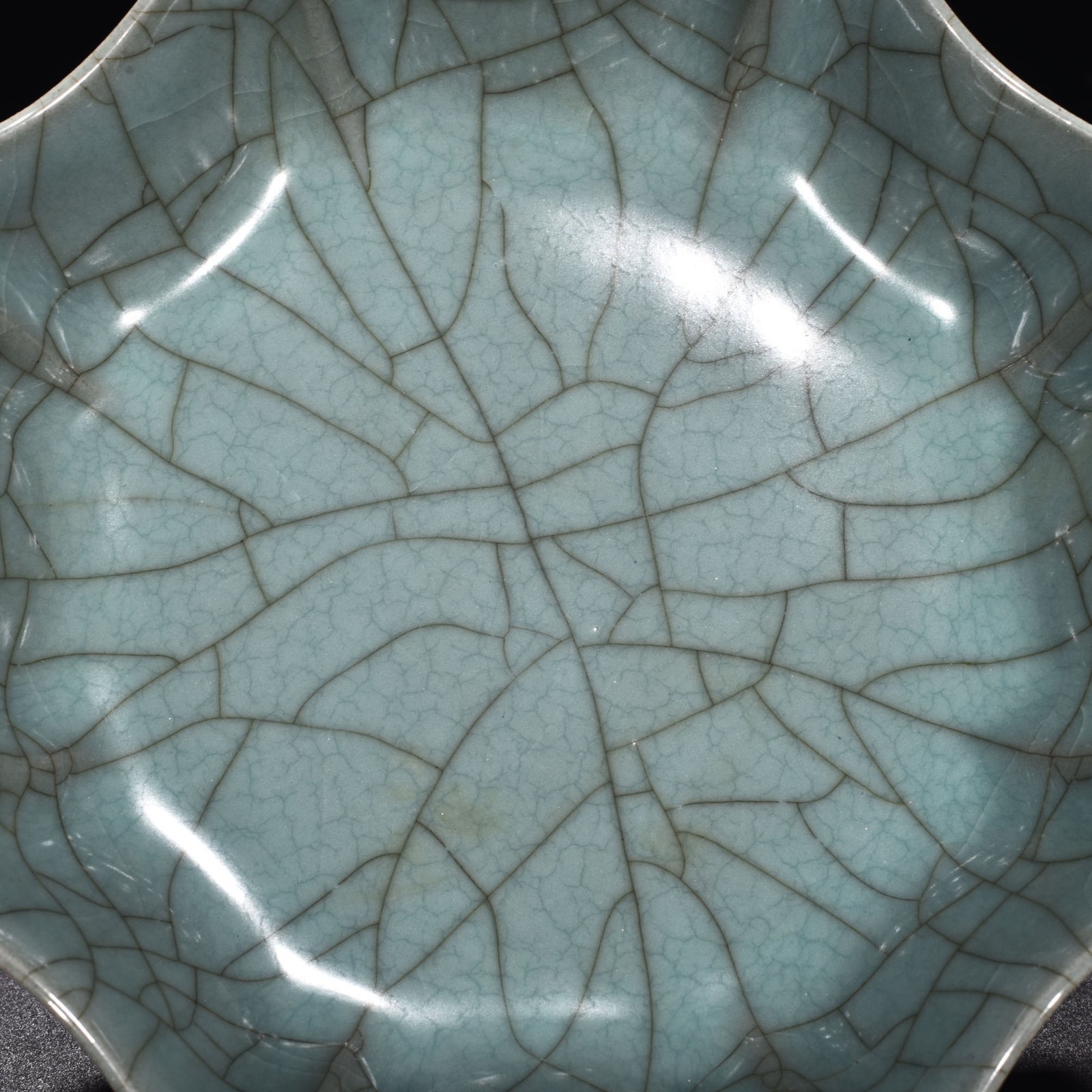 Song Dynasty official kiln celadon scraping plate