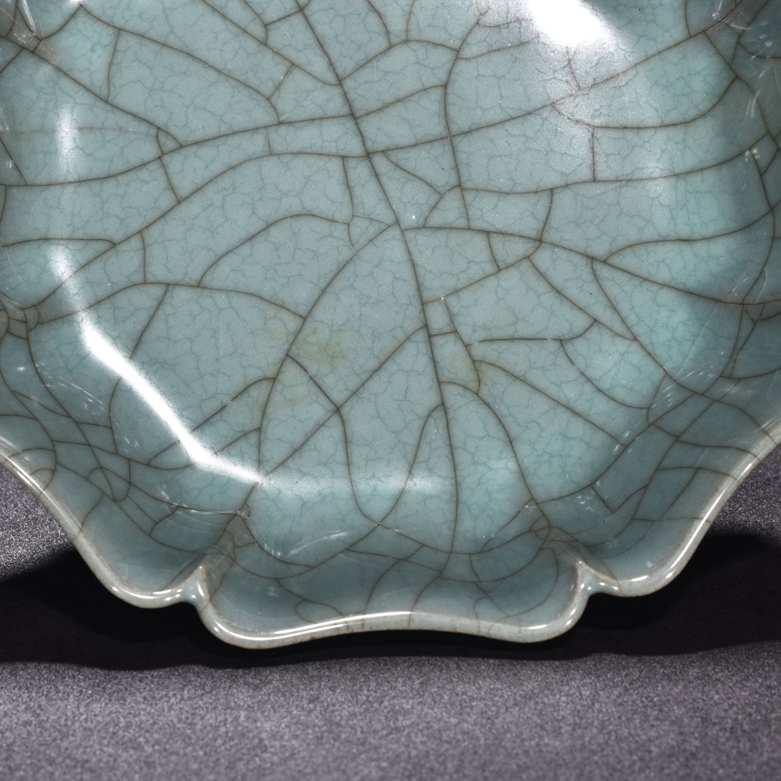 Song Dynasty official kiln celadon scraping plate
