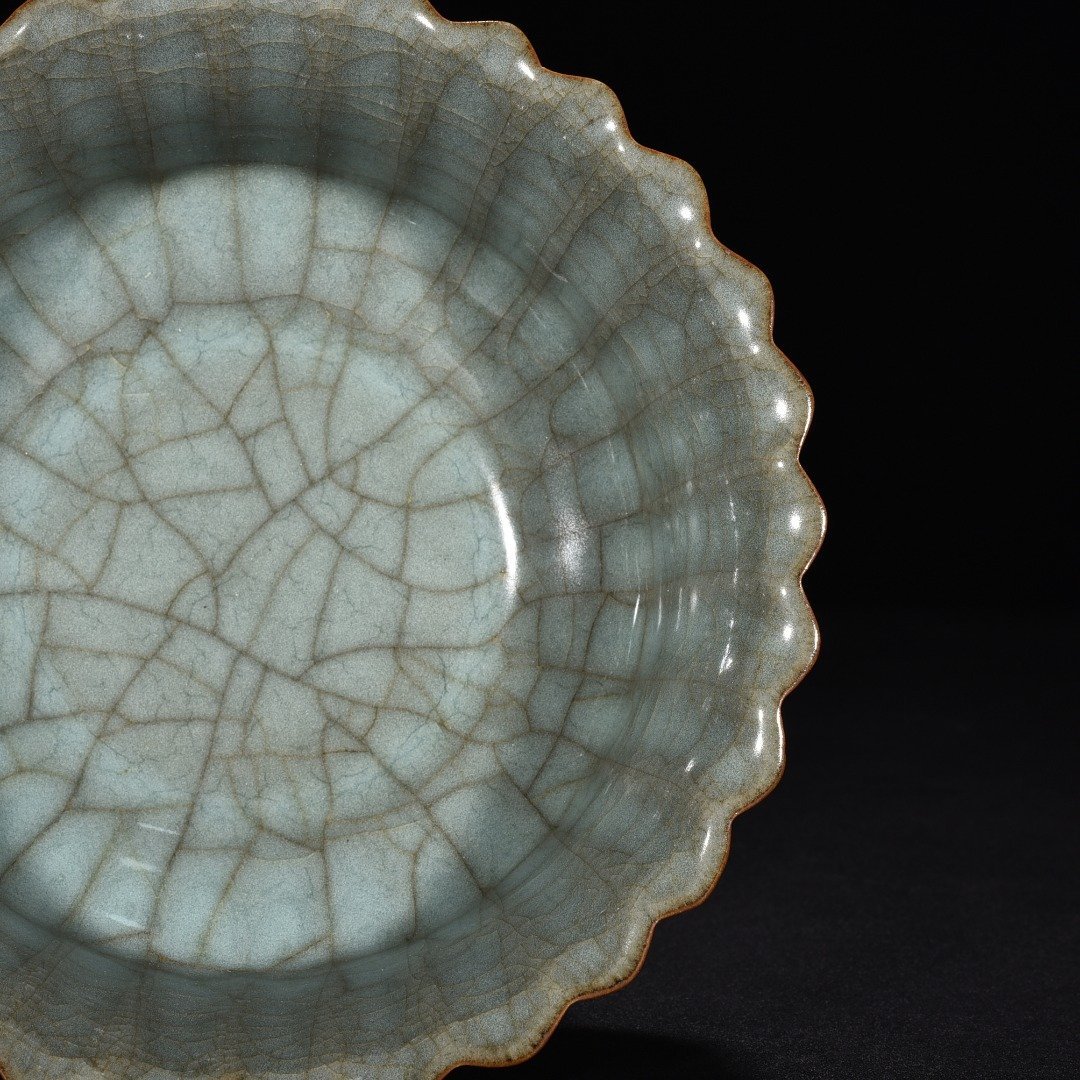 Song Dynasty official kiln celadon scraper bowl
