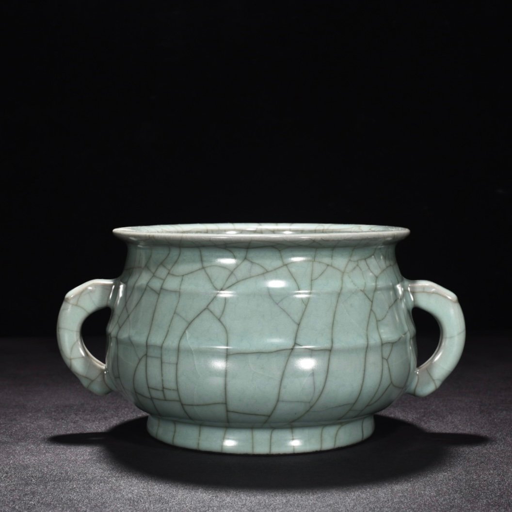 Song Dynasty official kiln celadon double-eared furnace