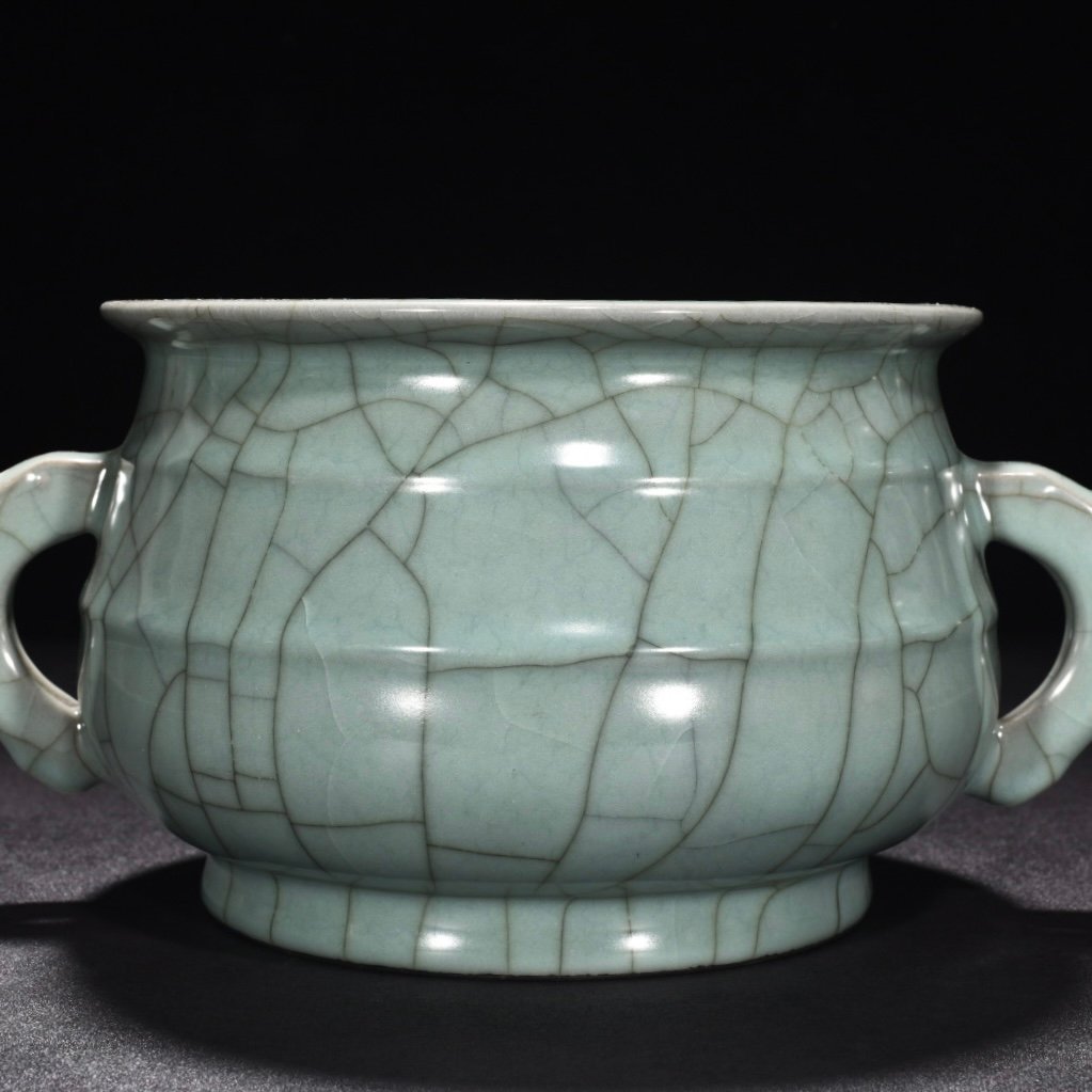 Song Dynasty official kiln celadon double-eared furnace
