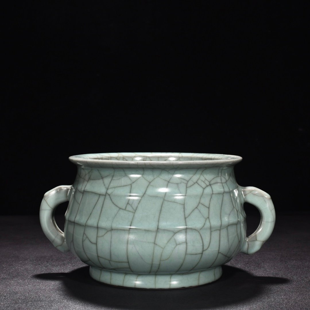 Song Dynasty official kiln celadon double-eared furnace