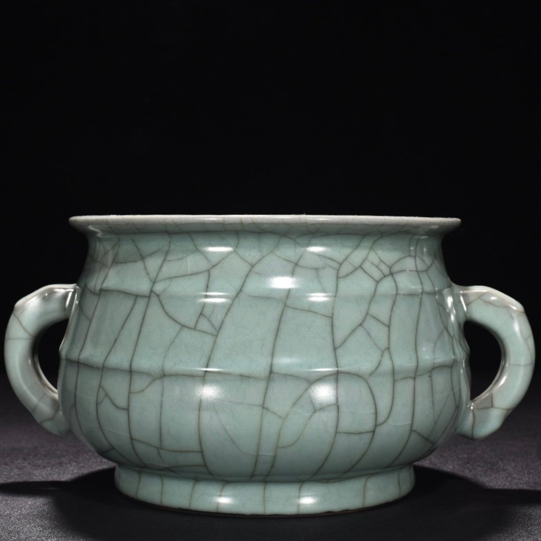 Song Dynasty official kiln celadon double-eared furnace