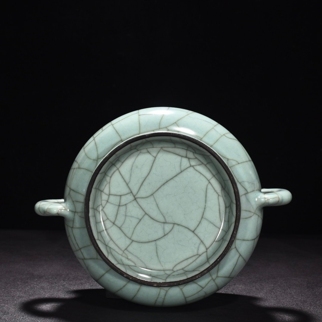 Song Dynasty official kiln celadon double-eared furnace