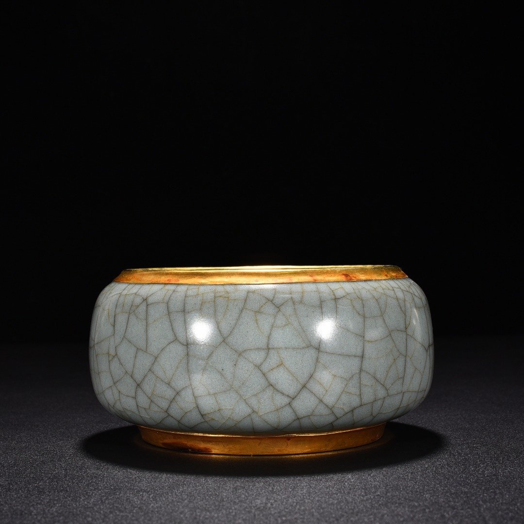 Song Dynasty official kiln celadon round washer