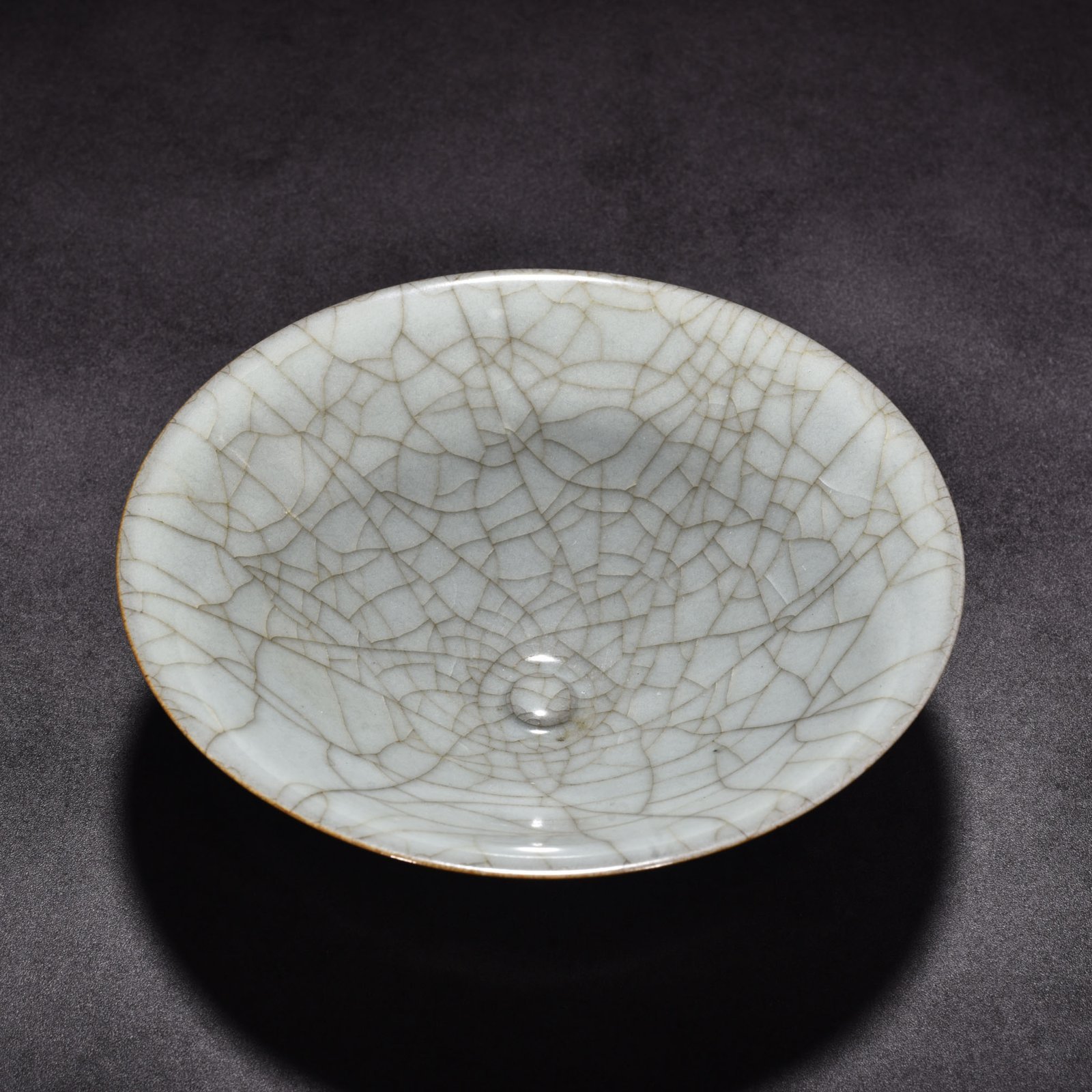 Song Dynasty official kiln celadon bamboo hat bowl