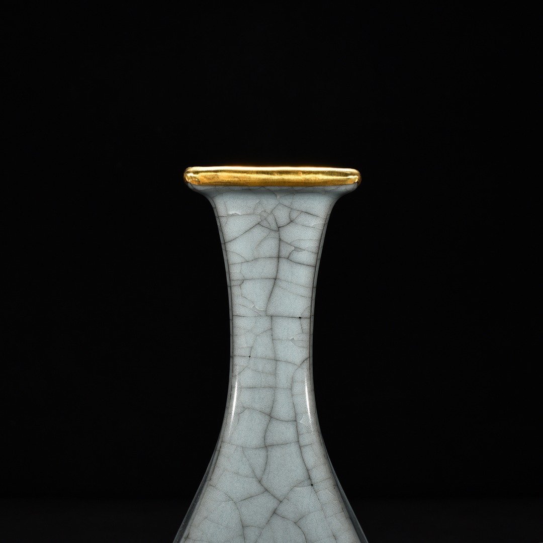 Song Dynasty official kiln celadon square jade ewer and spring vase