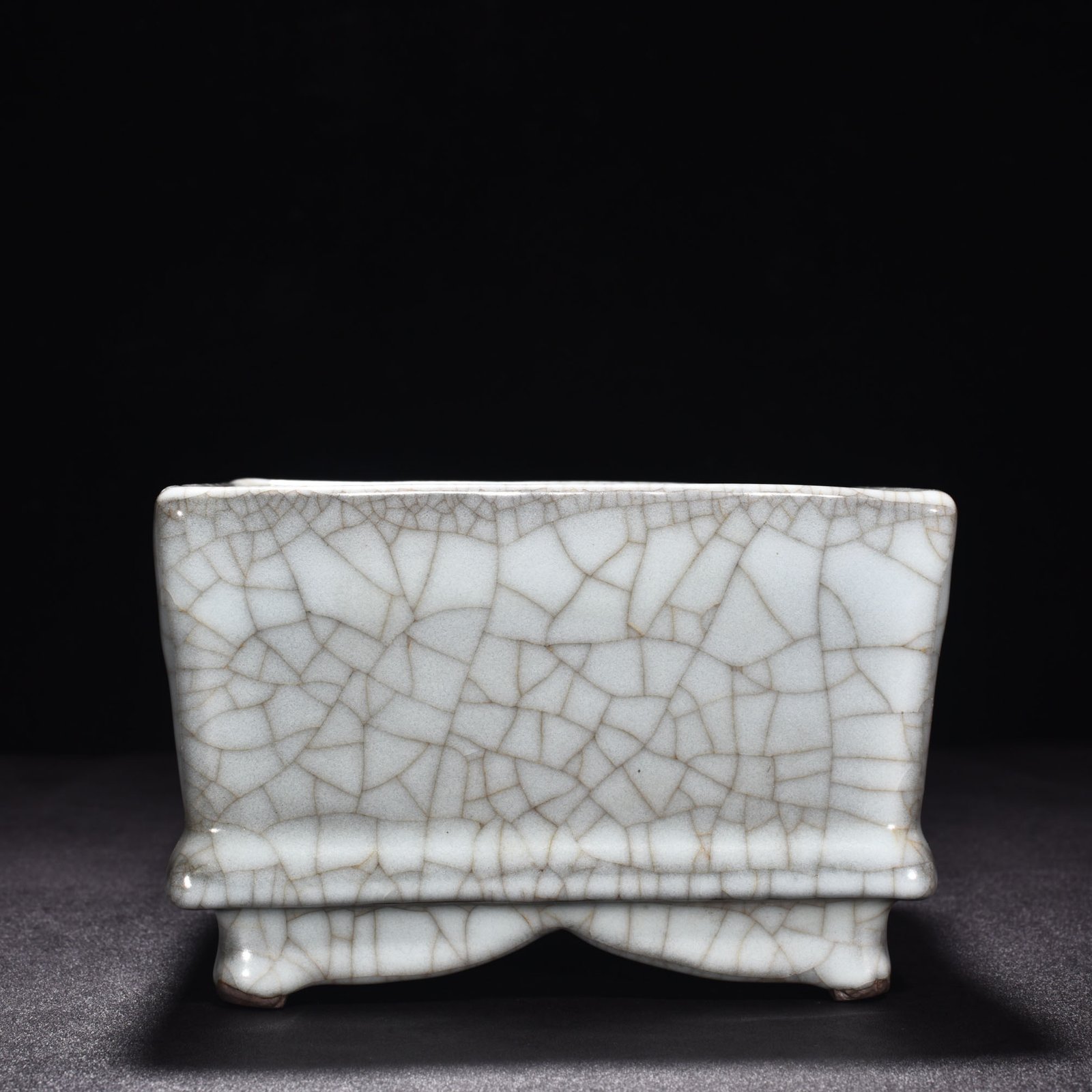 Song Dynasty official kiln celadon square basin