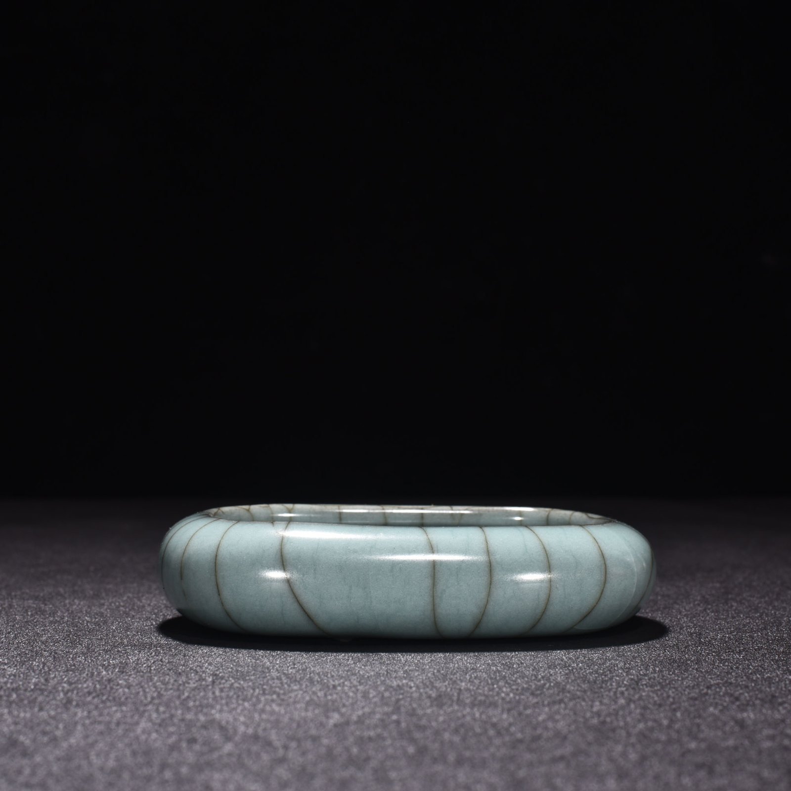 Song Dynasty official kiln celadon oval wash