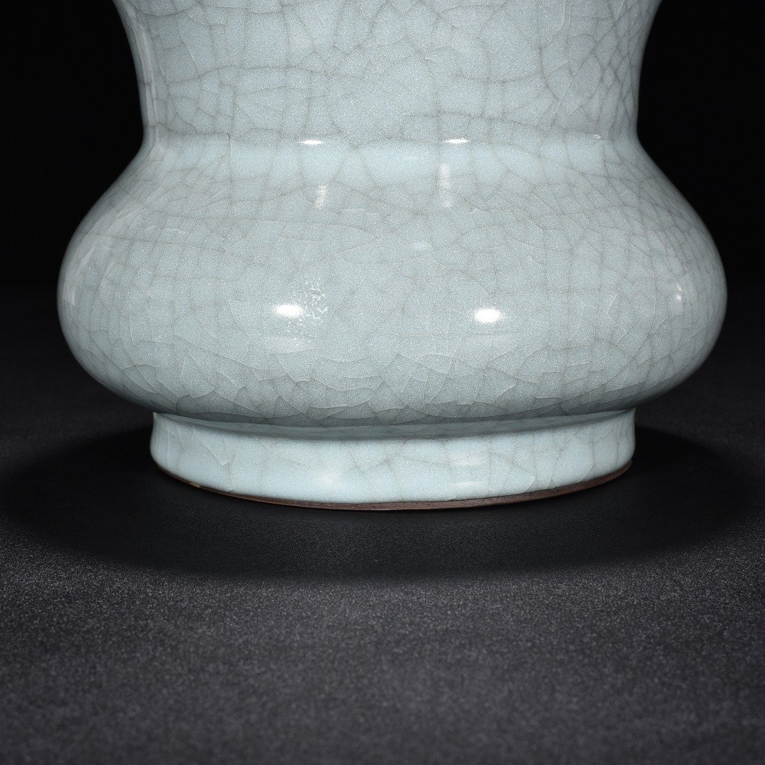 Song Dynasty official kiln celadon slag bucket