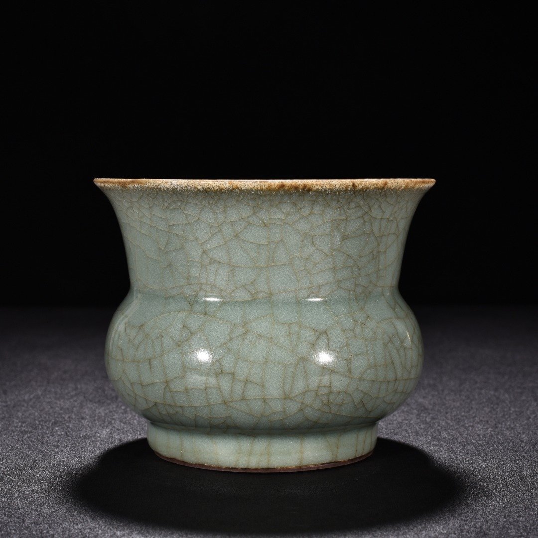 Song Dynasty Guan kiln celadon slag bucket