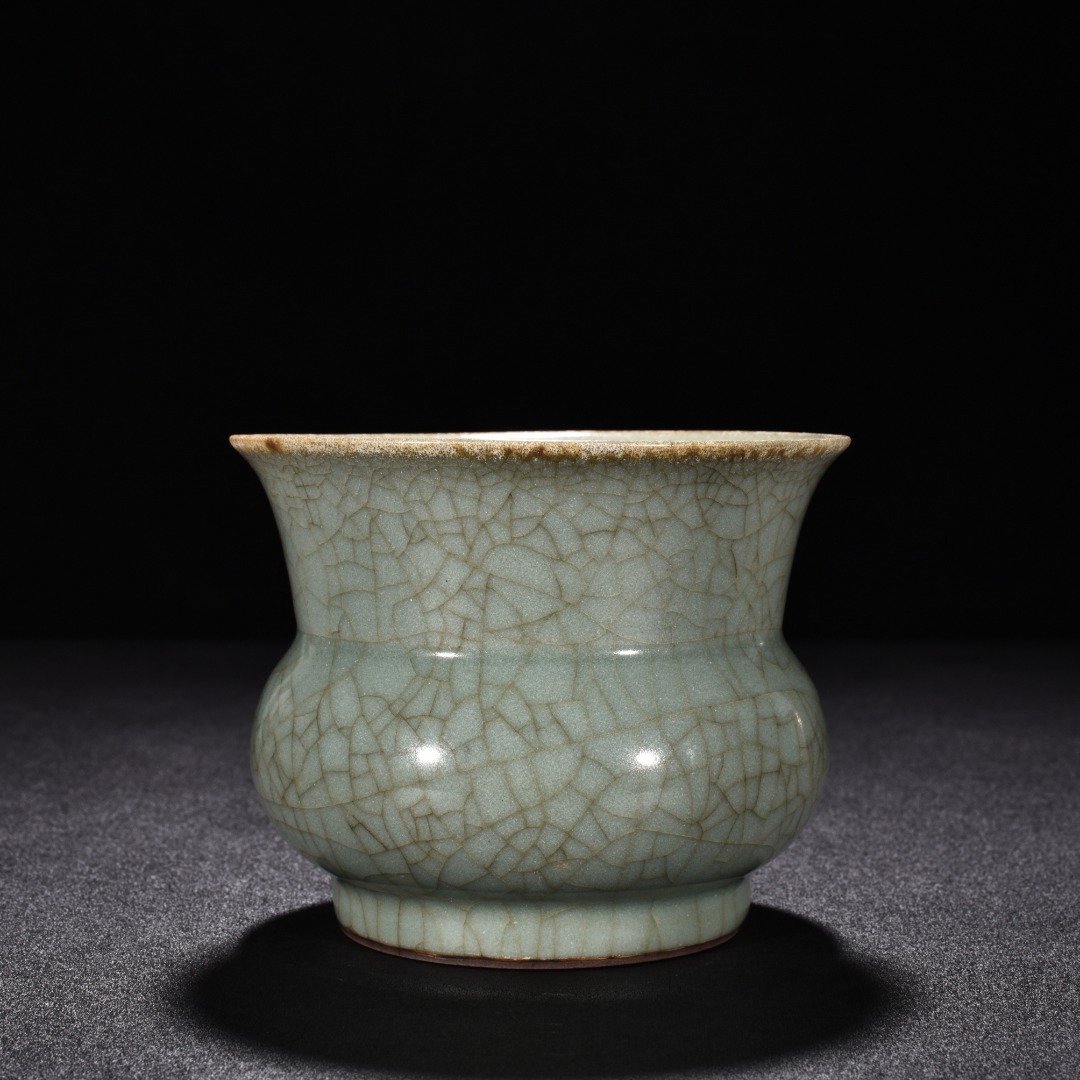 Song Dynasty Guan kiln celadon slag bucket