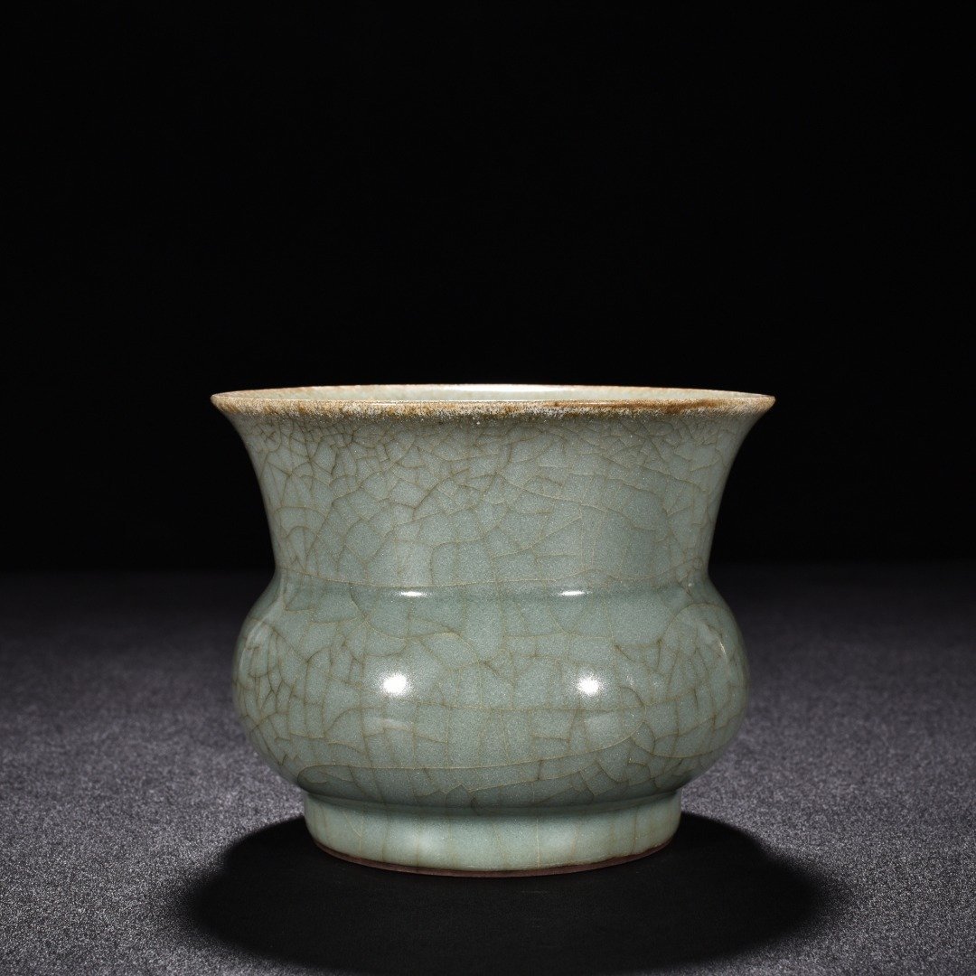 Song Dynasty Guan kiln celadon slag bucket