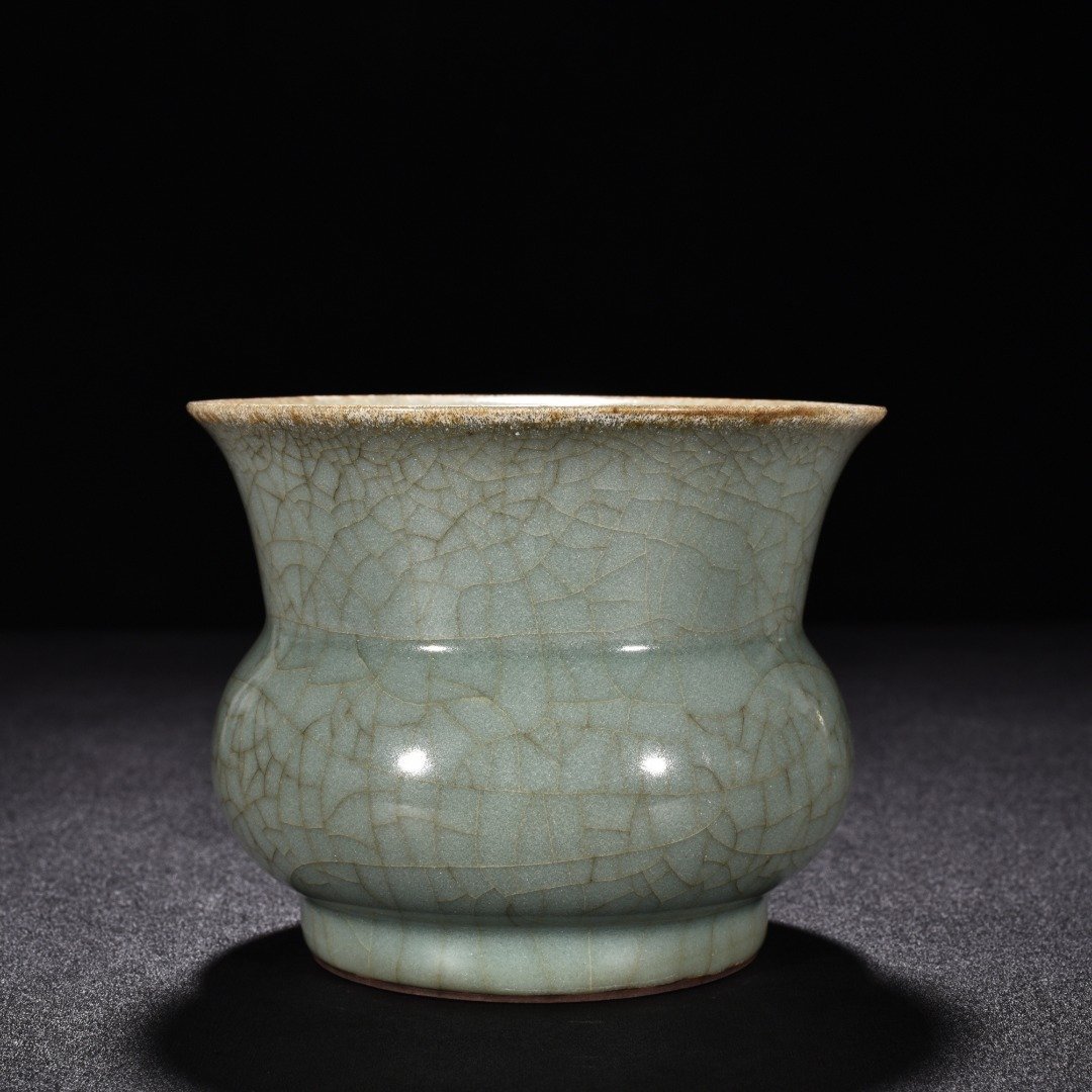 Song Dynasty Guan kiln celadon slag bucket