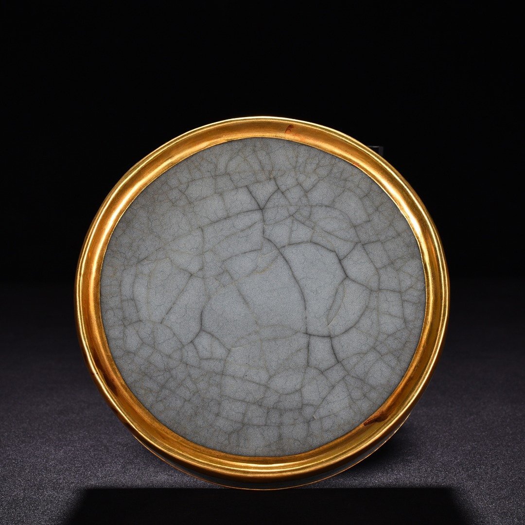 Song Dynasty official kiln celadon dazzling pattern round wash