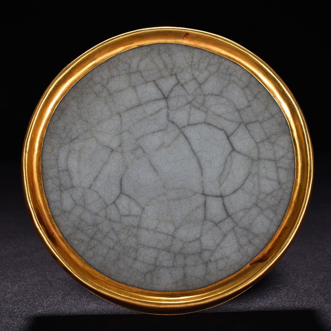 Song Dynasty official kiln celadon dazzling pattern round wash