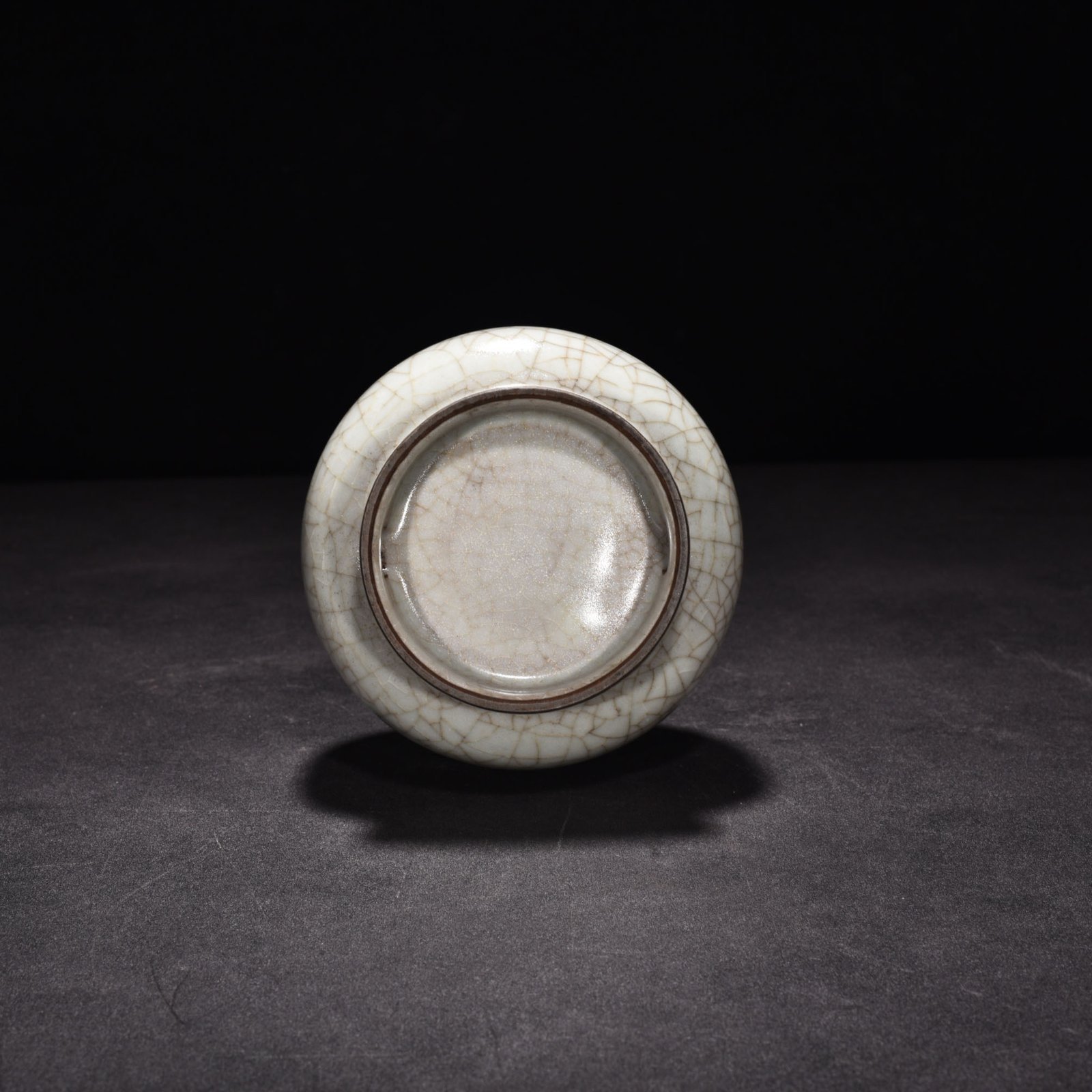 Song Dynasty official kiln celadon dazzling pattern plate mouth vase