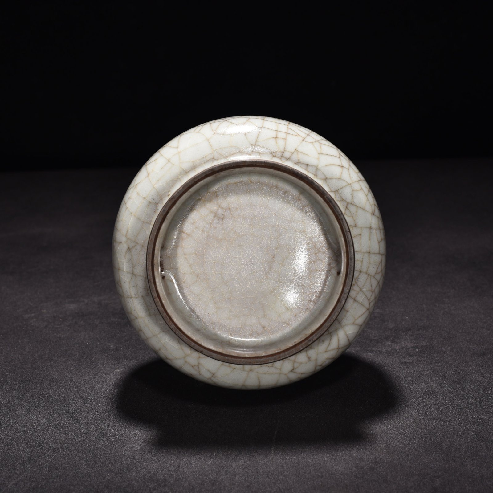 Song Dynasty official kiln celadon dazzling pattern plate mouth vase