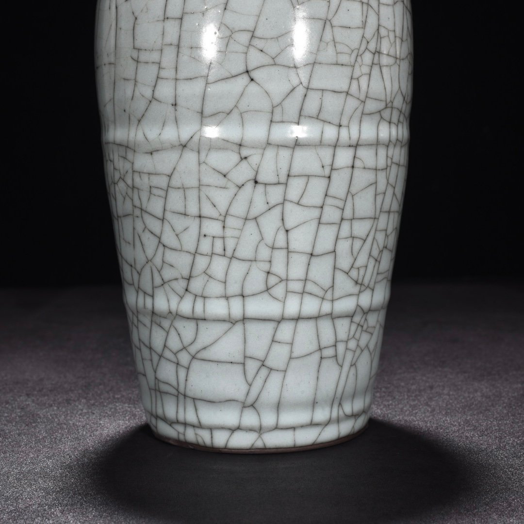 Song Dynasty official kiln celadon dazzling pattern pen holder