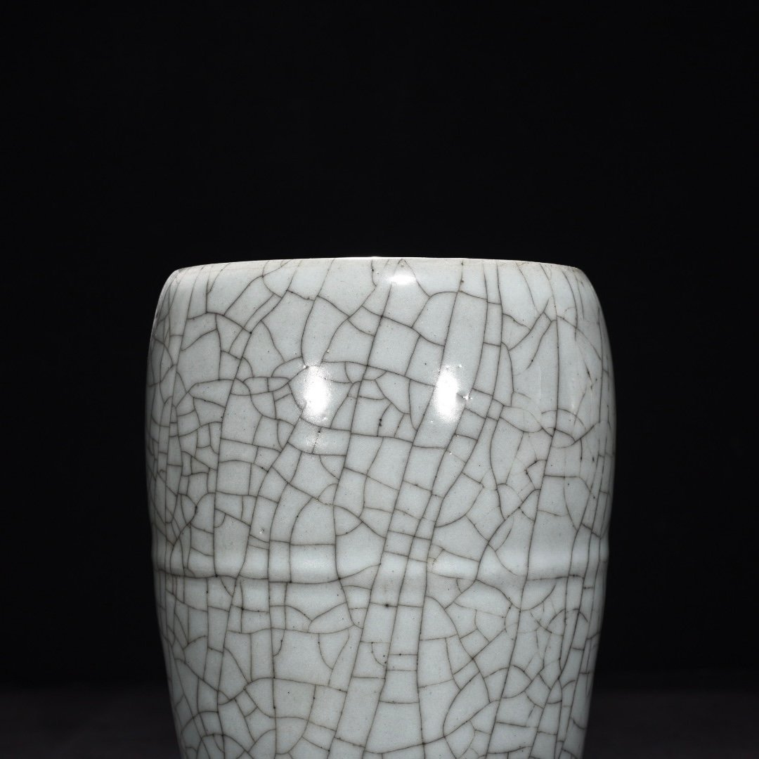 Song Dynasty official kiln celadon dazzling pattern pen holder