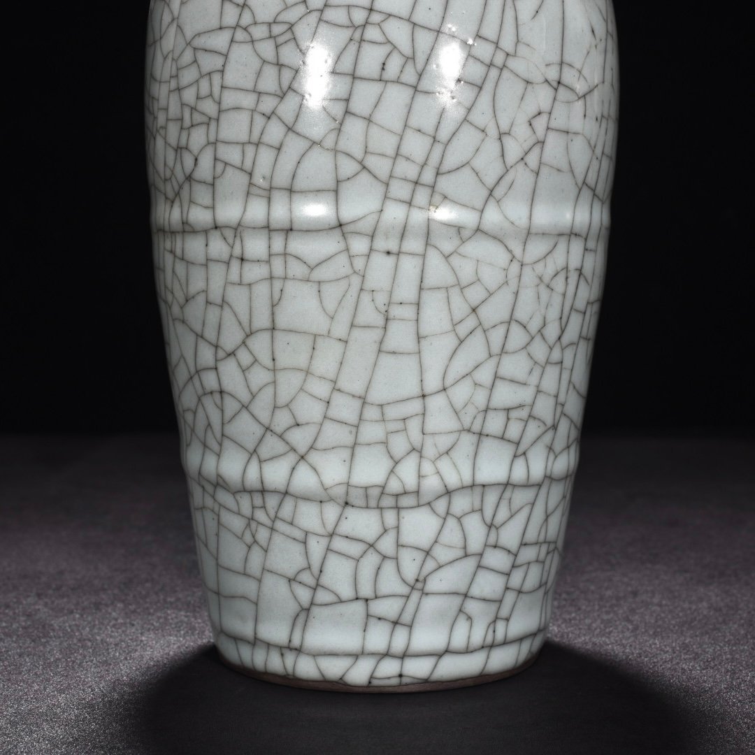 Song Dynasty official kiln celadon dazzling pattern pen holder