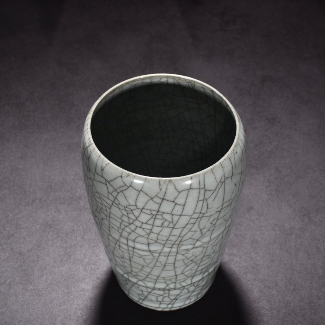 Song Dynasty official kiln celadon dazzling pattern pen holder