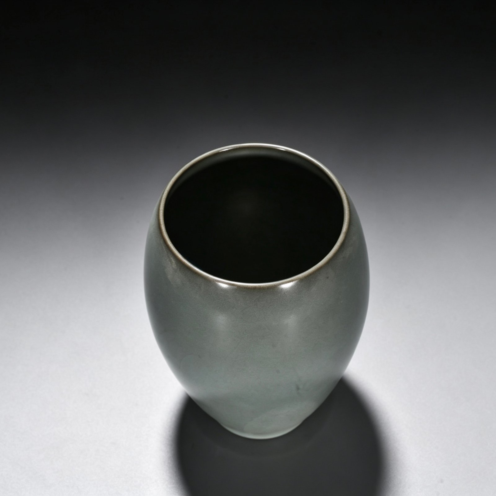 Song Dynasty official kiln celadon flower arrangement and pen holder
