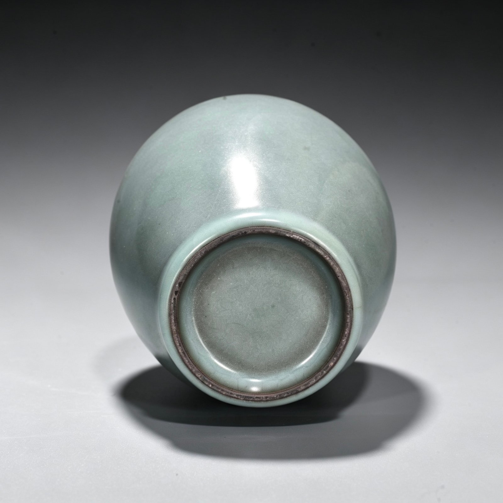 Song Dynasty official kiln celadon flower arrangement and pen holder