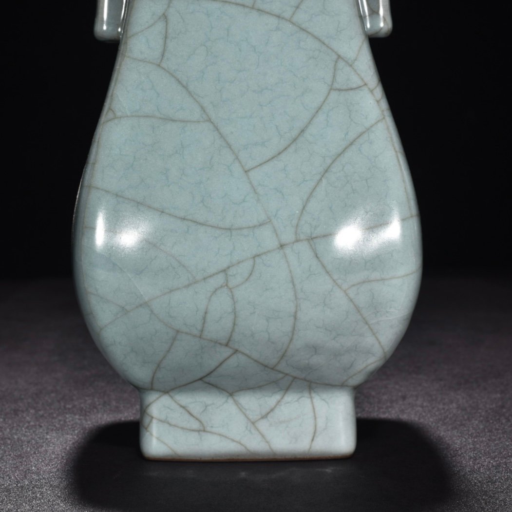 Song Dynasty official kiln celadon flat ear vase
