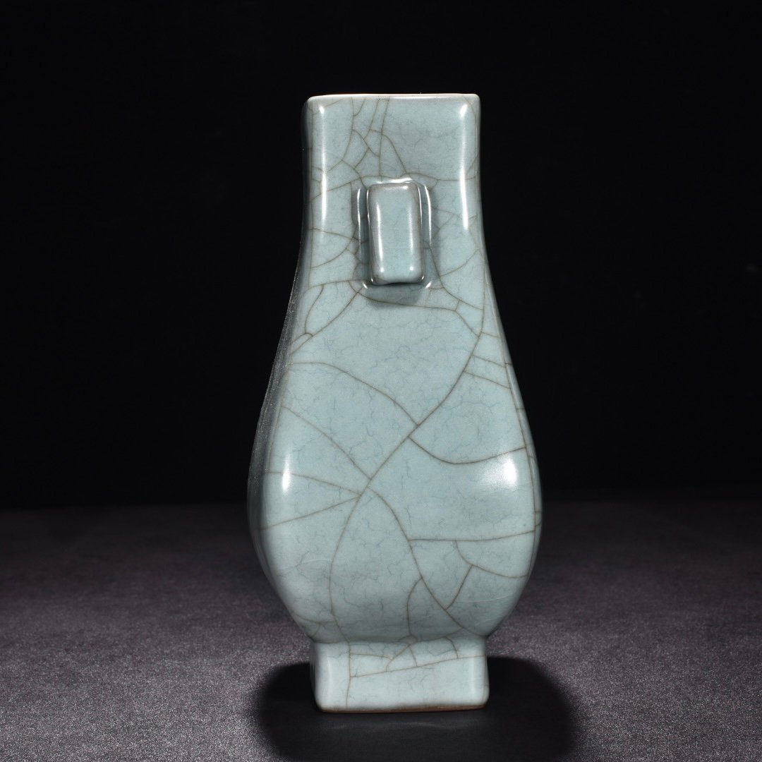 Song Dynasty official kiln celadon flat ear vase