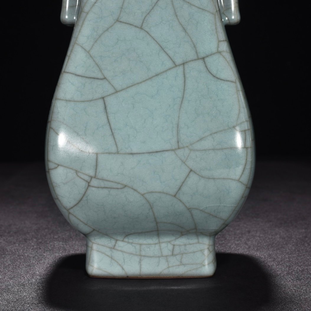 Song Dynasty official kiln celadon flat ear vase