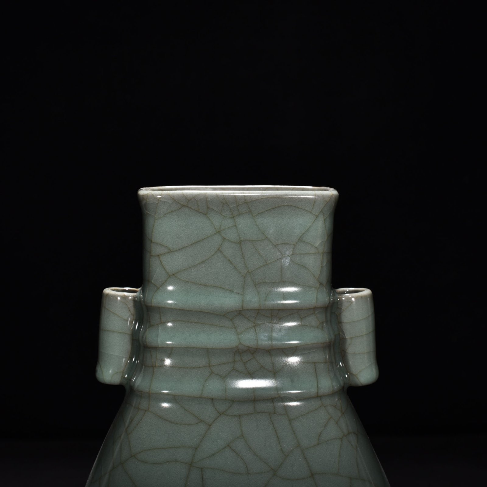 Song Dynasty official kiln celadon through-ear vase
