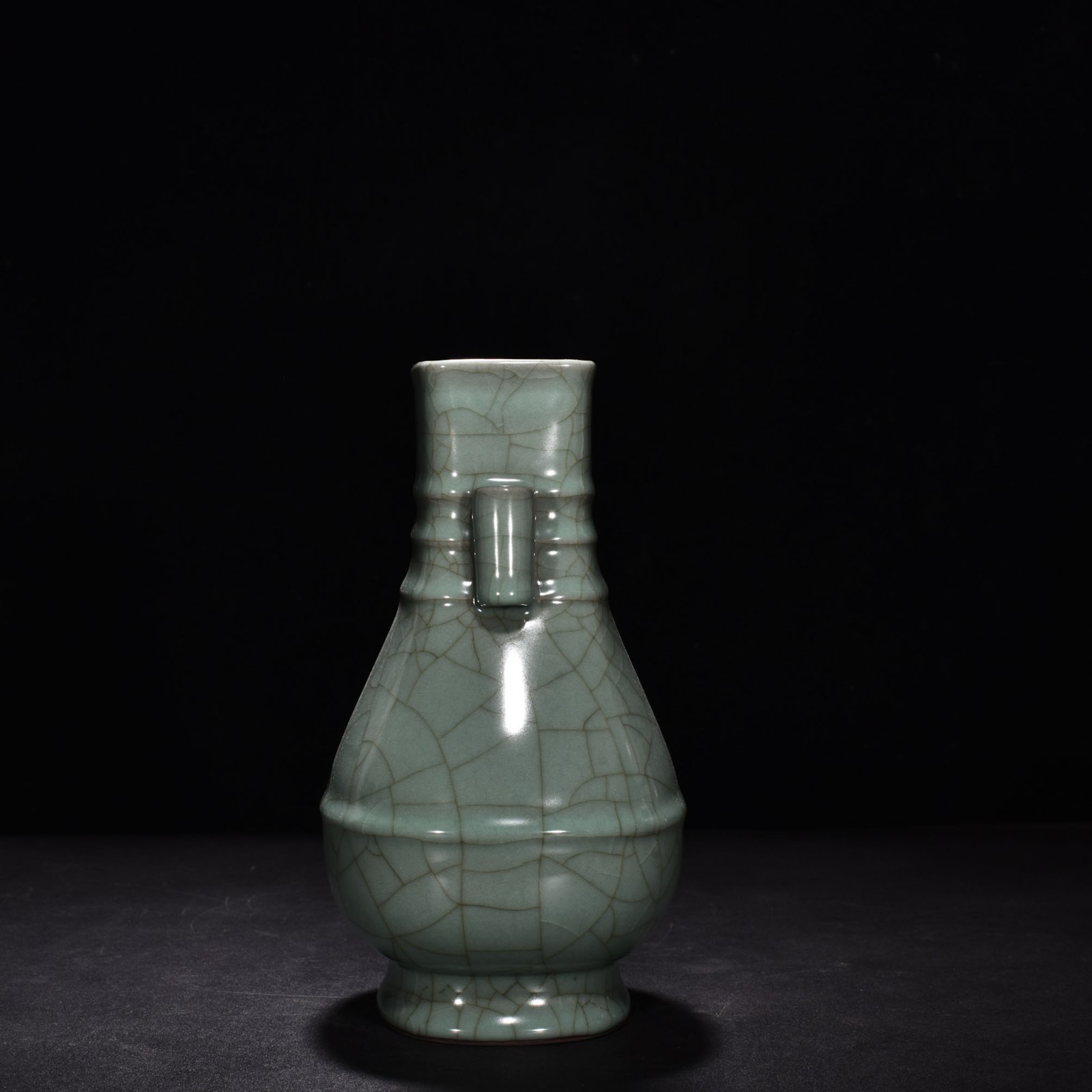 Song Dynasty official kiln celadon through-ear vase
