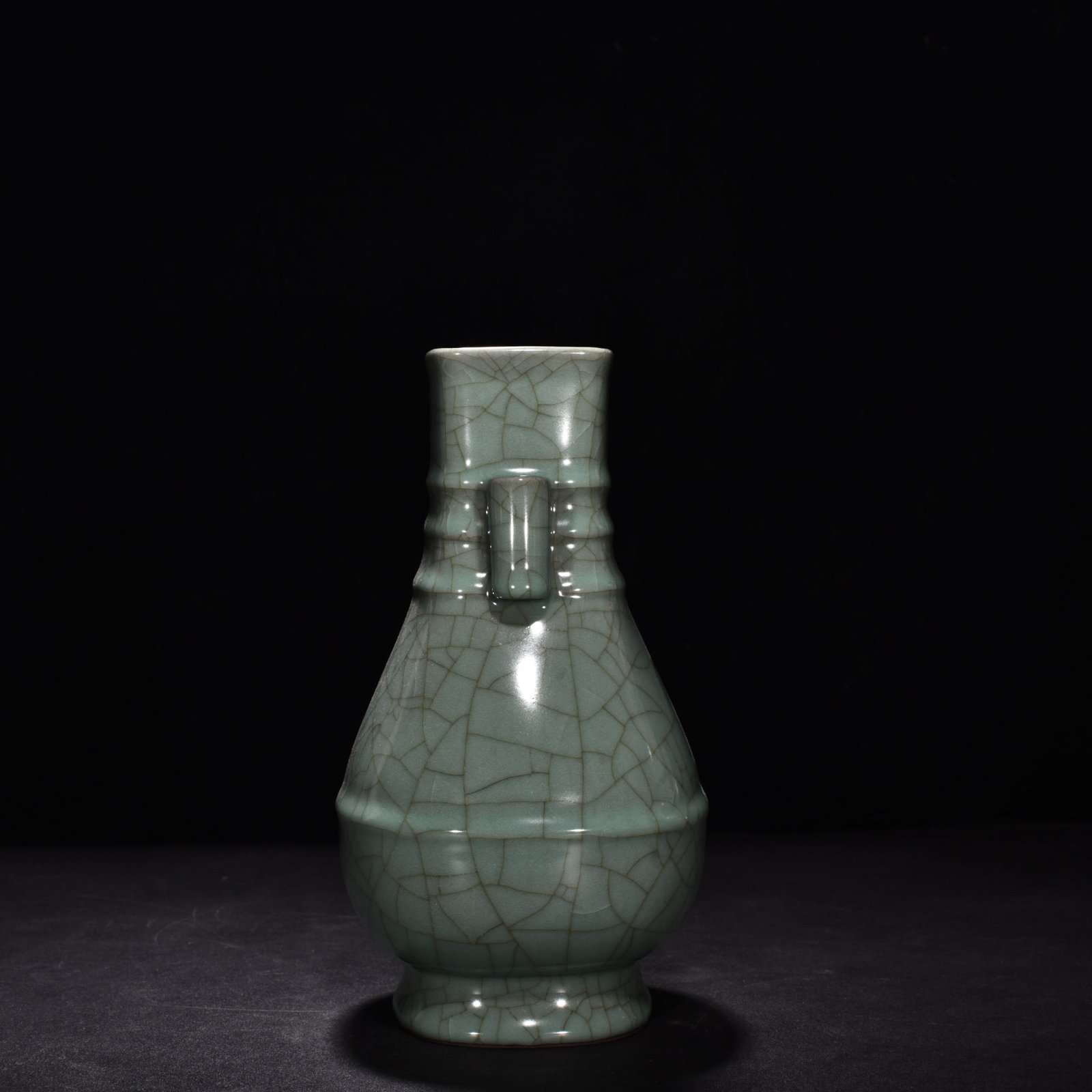 Song Dynasty official kiln celadon through-ear vase